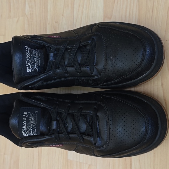 Levi's Miles Black Sneakers Classic Low-Top Design Size 10.5 - Picture 8 of 9